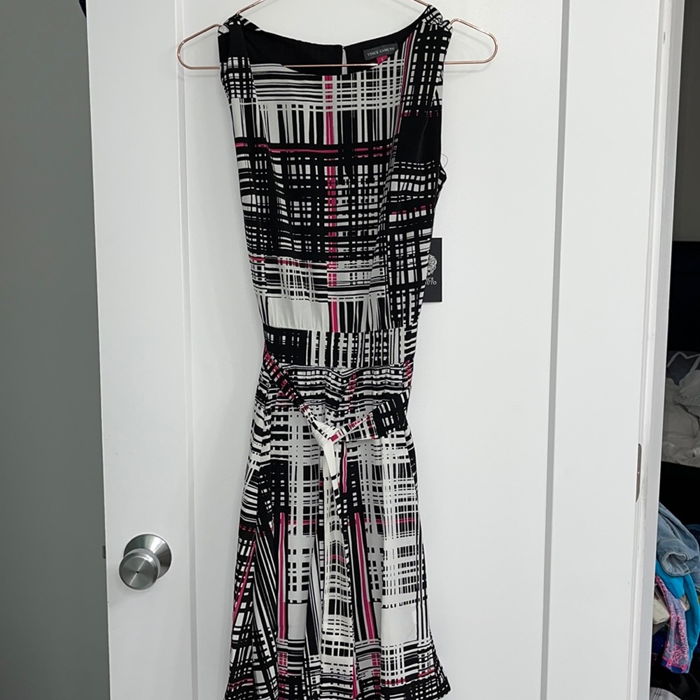 VINCE CAMUTO GRAPHIC ILLUSION RICH BLACK DRESS